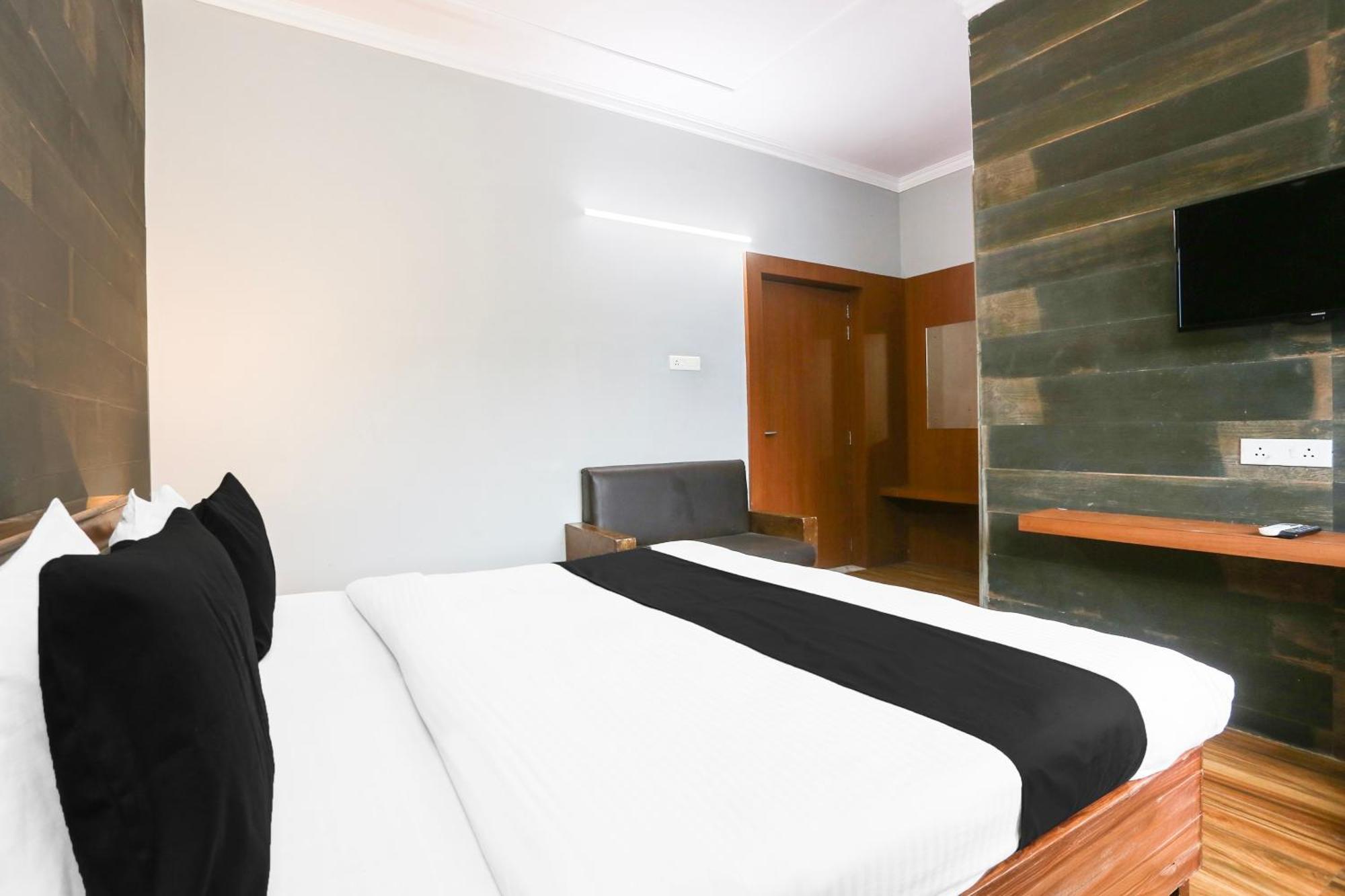 Hotel Super Collection O Bhiwadi Exterior foto